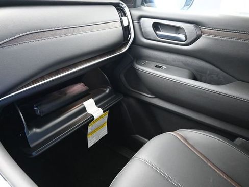 New 2025 Nissan Armada SL w/ Captain's Chari Seat Package image 42