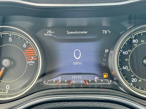 Used 2019 Jeep Cherokee Limited FWD image 10