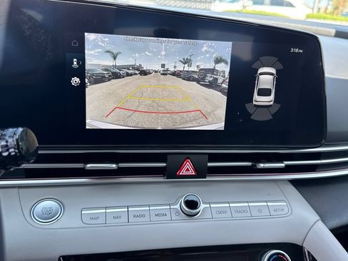 Used 2024 Hyundai Elantra Limited FWD image 29