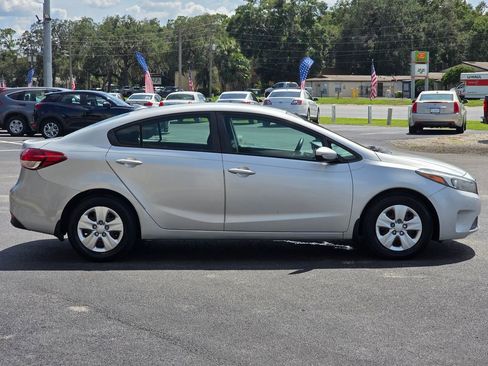 Used 2018 Kia Forte LX image 4