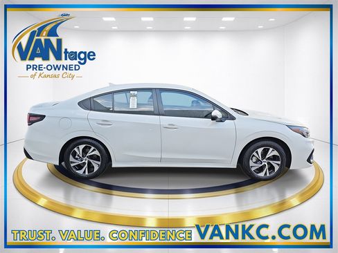 Used 2025 Subaru Legacy Premium image 5