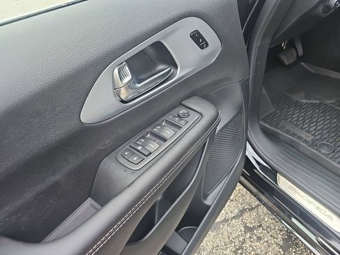 New 2026 Chrysler Pacifica Limited AWD/4WD image 13