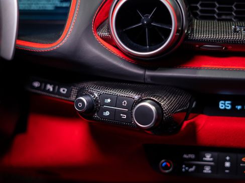 Used 2019 Ferrari 812 Superfast RWD image 15