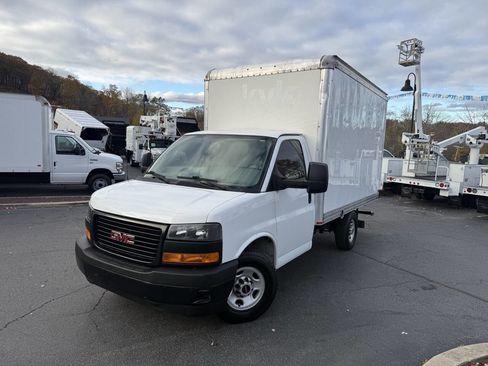 Used 2018 GMC Savana 3500 w/ Power Convenience Package image 2