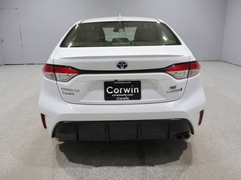 Used 2024 Toyota Corolla SE w/ Convenience Package image 17