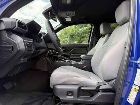 Certified 2025 Toyota Tacoma SR5 AWD/4WD image 12