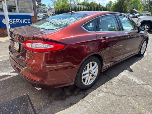 Used 2015 Ford Fusion SE FWD image 4