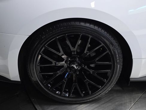 Used 2017 Ford Mustang GT Premium w/ GT Performance Package RWD image 38