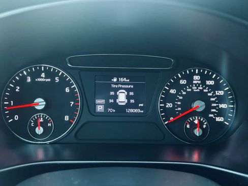Used 2020 Kia Sorento LX FWD image 17