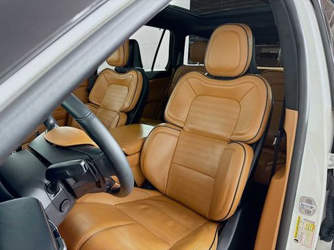 Used 2023 Lincoln Aviator Black Label w/ Dynamic Handling Package image 11