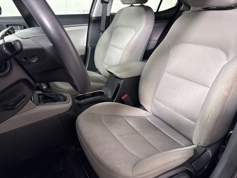 Used 2018 Hyundai Elantra SE image 11
