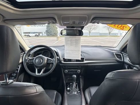 Used 2018 MAZDA MAZDA3 Touring image 27