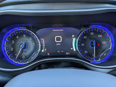 New 2026 Chrysler Pacifica Select image 30