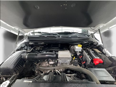 Used 2022 RAM 1500 Laramie w/ Sport Appearance Package image 17