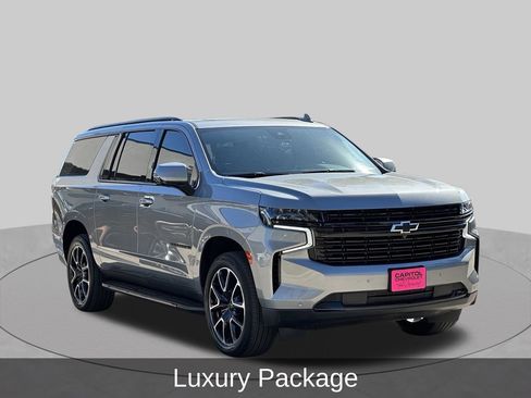 Used 2024 Chevrolet Suburban RST w/ Luxury Package AWD/4WD image 7