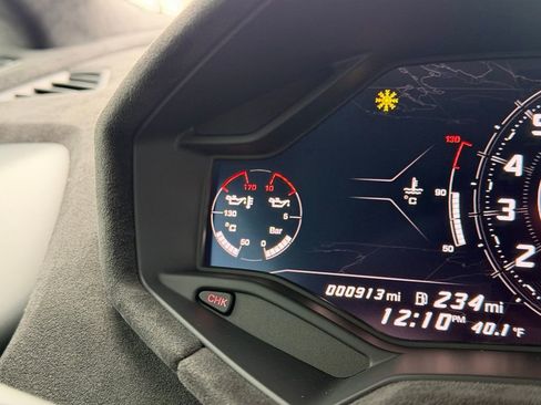 Used 2024 Lamborghini Huracan Sterrato image 43