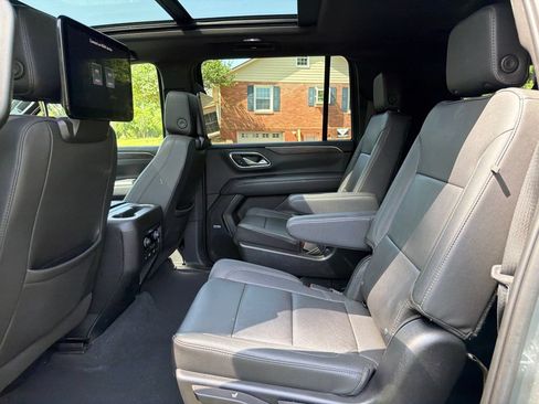 Used 2022 Chevrolet Suburban LT w/ LT Signature Plus Package AWD/4WD image 31
