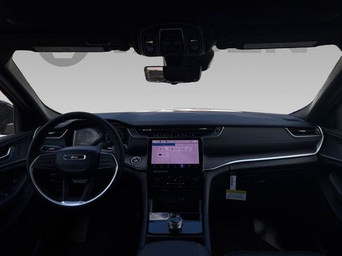 New 2025 Jeep Grand Cherokee Limited w/ Luxury Tech Group II image 3