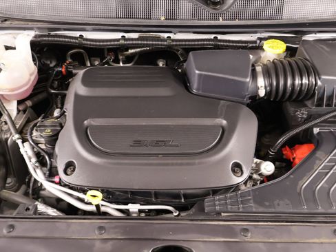 Used 2023 Chrysler Pacifica Touring-L FWD image 20
