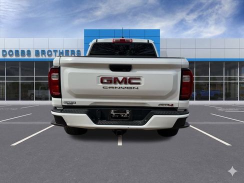 Used 2024 GMC Canyon AT4 image 5