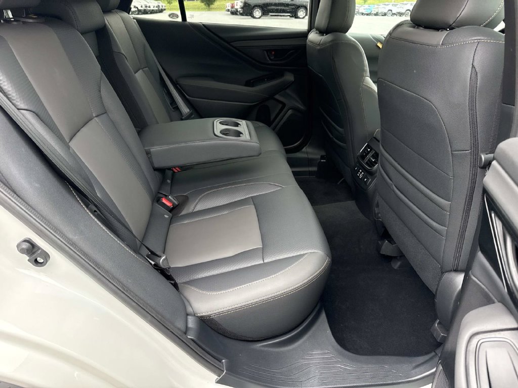 Used 2025 Subaru Outback Wilderness AWD/4WD image 21