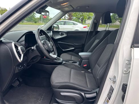 Used 2020 Kia Soul S image 10