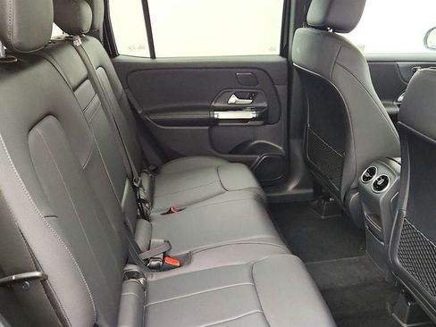 Used 2024 Mercedes-Benz GLB 250 4MATIC w/ Exclusive Package image 22