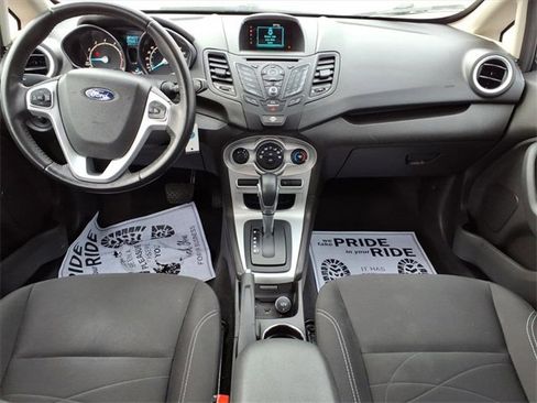 Used 2015 Ford Fiesta SE image 11