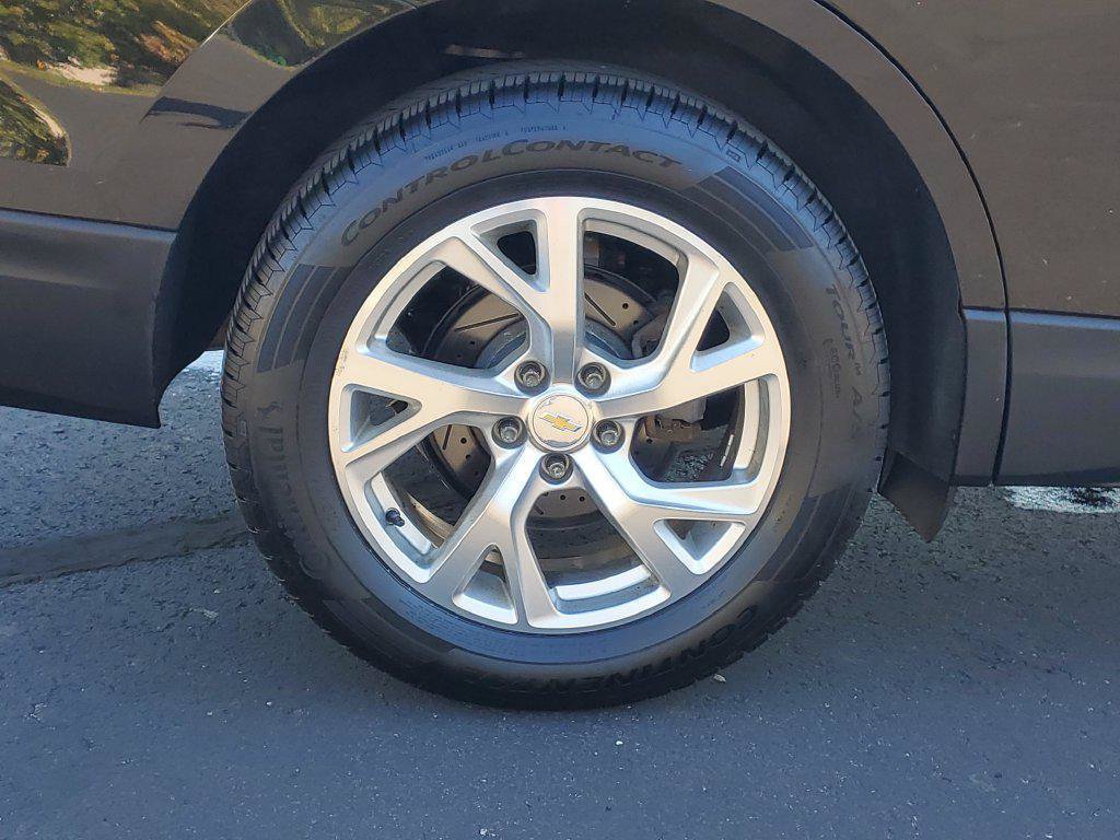 Used 2018 Chevrolet Equinox LT w/ LPO, Blackout Package AWD/4WD image 32
