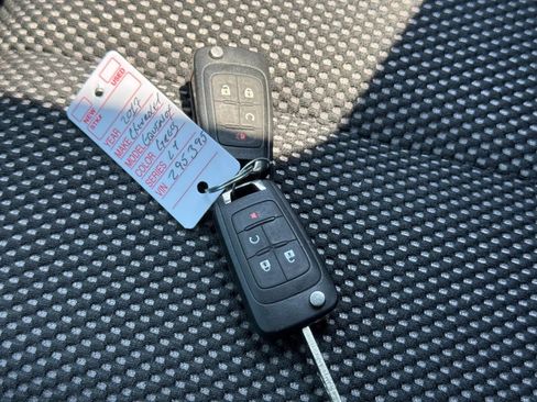 Used 2017 Chevrolet Equinox LT w/ Convenience Package image 27