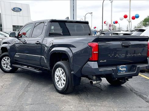 Used 2024 Toyota Tacoma SR5 AWD/4WD image 9