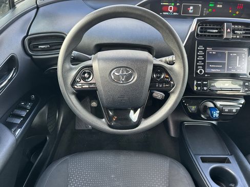 Certified 2022 Toyota Prius LE image 17