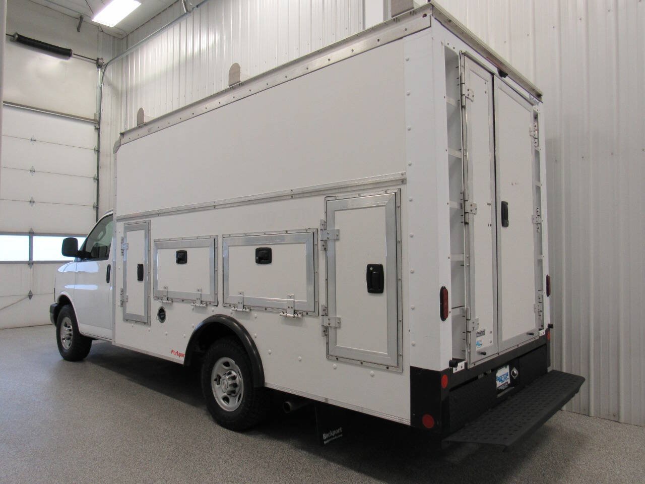 Used 2020 Chevrolet Express 3500 w/ Power Convenience Package RWD image 2
