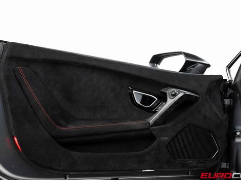 Used 2018 Lamborghini Huracan Performante image 26
