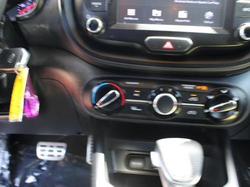 Used 2020 Kia Soul LX FWD image 21