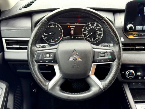 Used 2022 Mitsubishi Outlander SE image 21