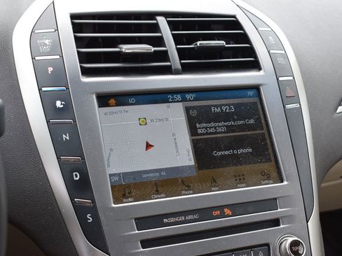 Used 2018 Lincoln MKZ Select w/ Select Plus Package image 12