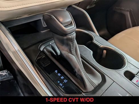 Used 2022 Toyota Highlander XLE image 5