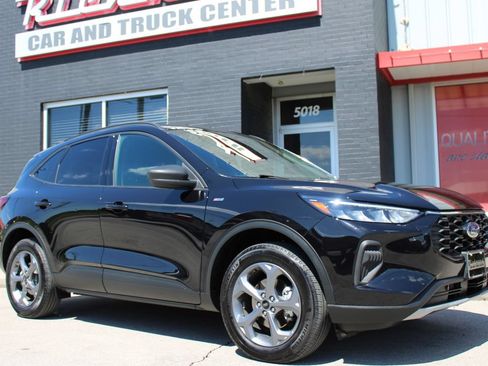 Used 2025 Ford Escape ST-Line AWD/4WD image 4