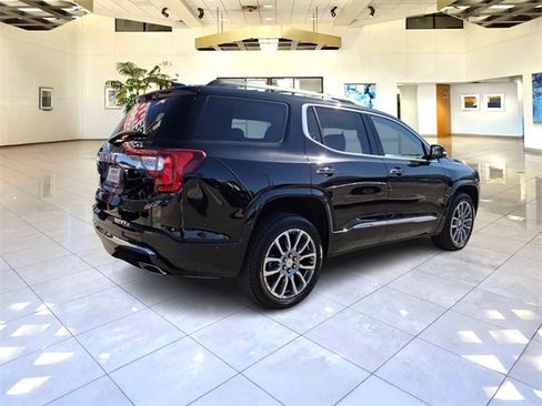 Used 2023 GMC Acadia Denali image 7