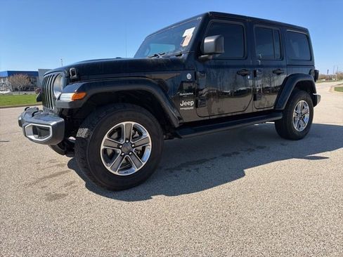 Used 2022 Jeep Wrangler Unlimited Sahara w/ LED Lighting Group image 4