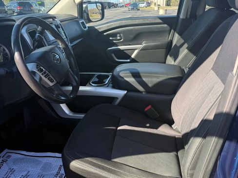 Used 2017 Nissan Titan SV image 20