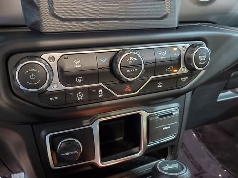 Used 2023 Jeep Wrangler Sport AWD/4WD image 21
