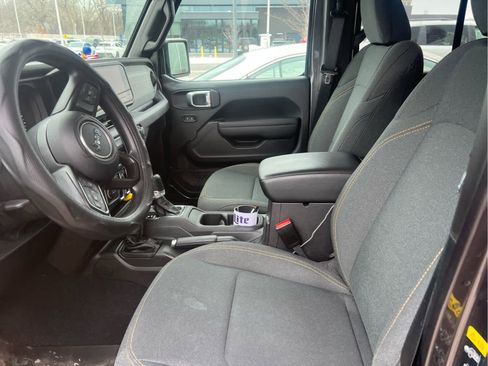 Used 2025 Jeep Gladiator Nighthawk image 8