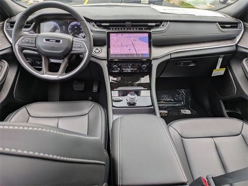 New 2025 Jeep Grand Cherokee L Limited w/ Black Appearance Package image 25