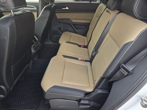 Used 2023 Volkswagen Atlas Cross Sport SE w/ Panoramic Sunroof Package FWD image 19