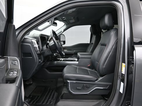 Used 2023 Ford F250 Lariat w/ Lariat Ultimate Package AWD/4WD image 9