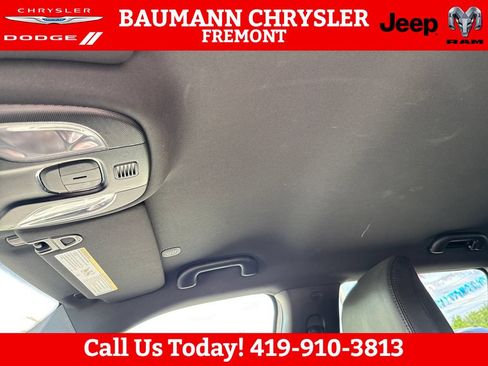 Used 2025 Jeep Compass Trailhawk AWD/4WD image 20