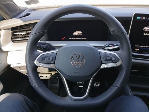 New 2026 Volkswagen Tiguan SE R-Line AWD/4WD image 14