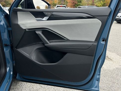 New 2026 Volkswagen Tiguan SE R-Line image 8